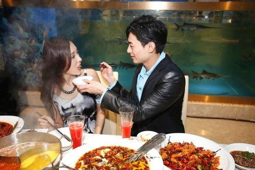 吃瓜事件网红情侣武汉,揭秘背后真相与争议